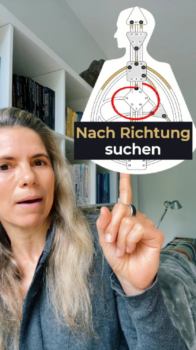 Bist du ständig auf der SUCHE ... 
... nach dir selbst?
... nach deiner Richtung?
... nach Liebe?

Das ist eine typische Falle, die im Human Design mit dem Identitätszentrum verbunden ist.
(G-Zentrum oder Selbstzentrum im klassischen HD genannt.)

Wenn dieses Zentrum bei dir offen oder undefiniert ist, bist du in deiner Identität nicht festgelegt.

Du bist wandelbar.
Und auch deine Richtung ist nicht fix.

Genau das macht es oft schwer, deinen eigenen Weg zu erkennen.
Du suchst im Außen nach Richtung, Identität – und Liebe.

Im Business zeigt sich das so:
➤ Deine Positionierung bleibt schwammig.
➤ Deine Message wirkt austauschbar.
➤ Du wechselst ständig Thema, Stil oder Angebot.
➤ Oder du übernimmst den Auftritt anderer.

Das tut deiner Seele nicht gut.
Für dein Soul Business brauchst du:
✅ die richtige Umgebung
✅ die richtigen Menschen
✅ eine Positionierung, die auf deinen echten Stärken basiert.

Dann kann dein offenes Identitätszentrum zu einem echten Potenzial werden.

Bereit für eine authentische Positionierung?
Schreib mir eine DM.

♣️ Let's lead with soul.
Follow for more.